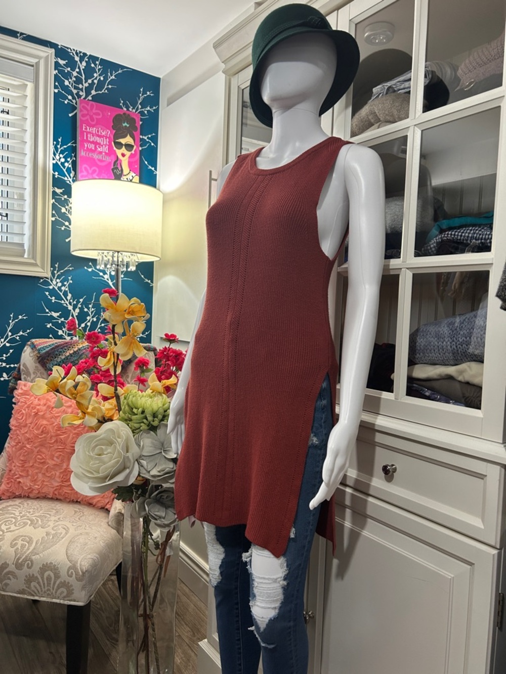Dynamite Sleeveless Ribbed Tunic in Rust
♥️🛍️ - Picture 4 of 14